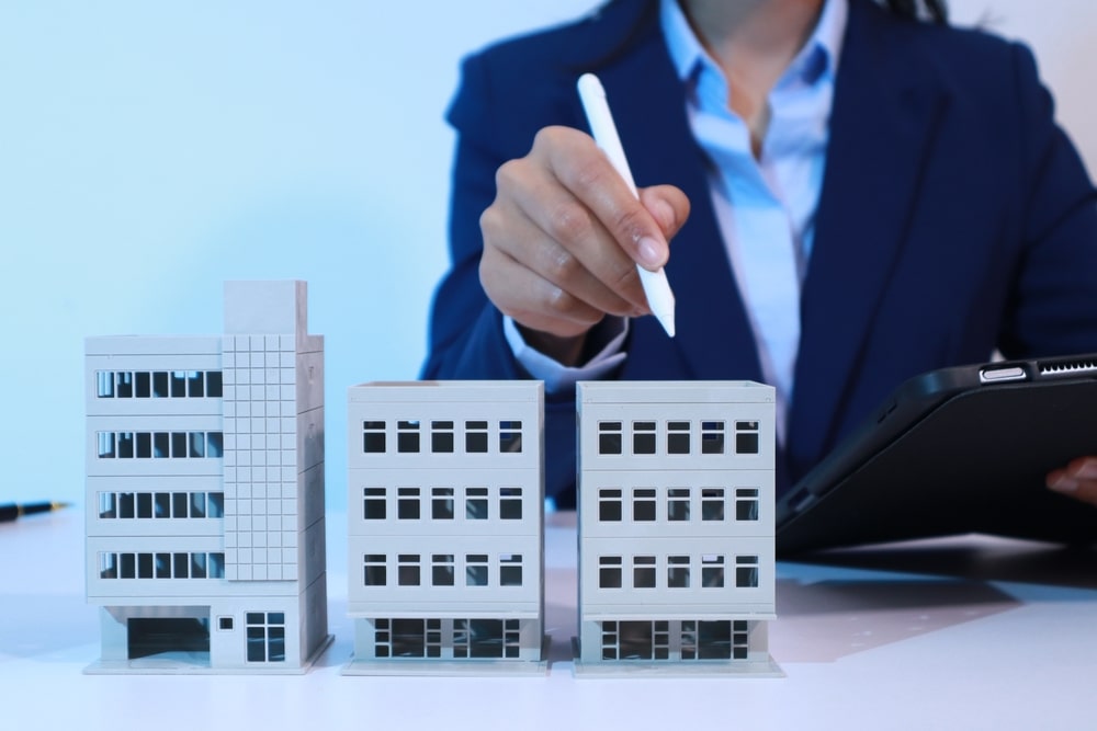 BusinessAndRealEstateIncludingApartmentsDesksAndContractsLearn