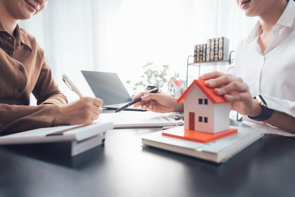 Our Hinsdale real estate attorney at Dan Walker Law Office answers, When Should You Hire An Illinois Real Estate Attorney?